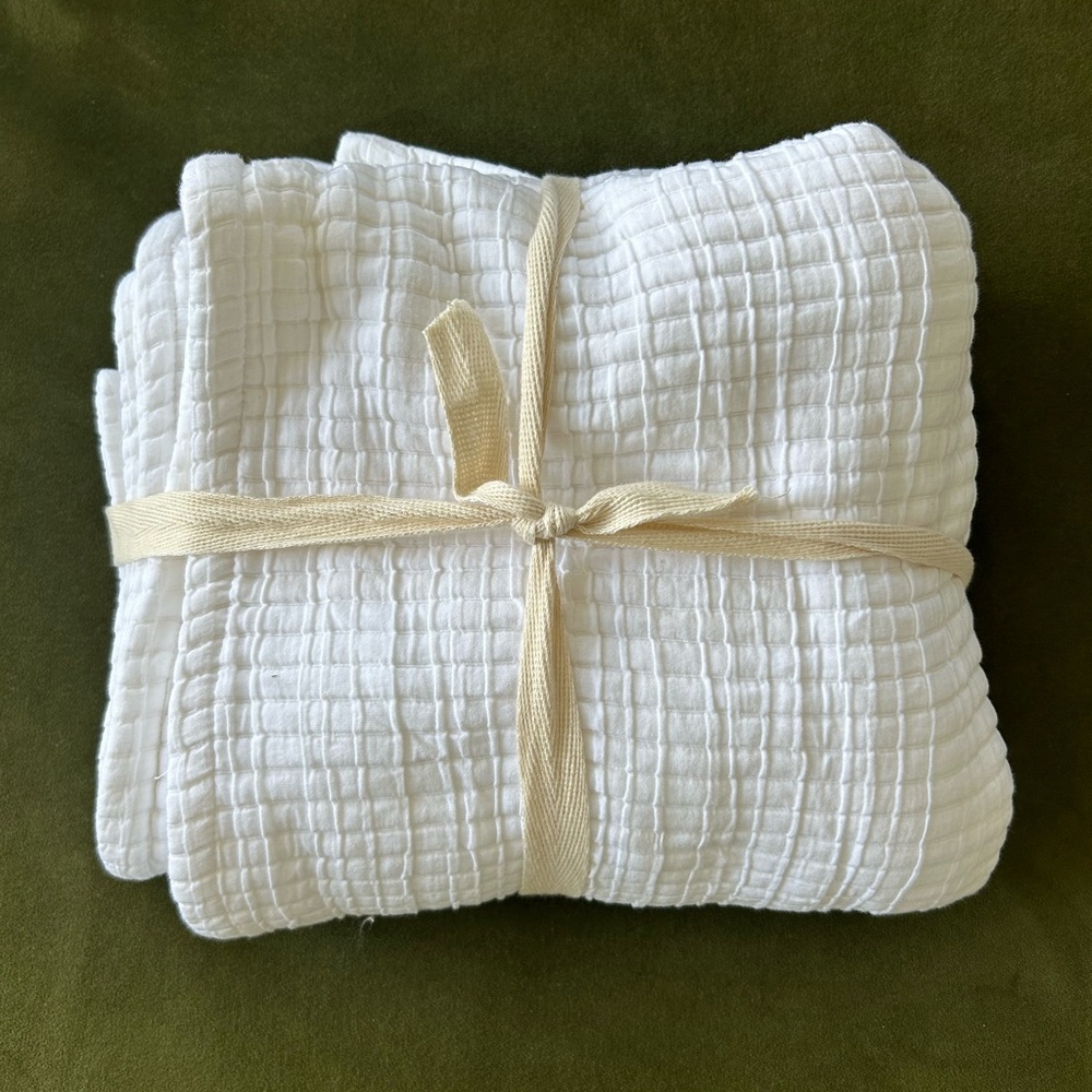 NWT Quince White Organic Luxe Waffle Cotton Shams King Size